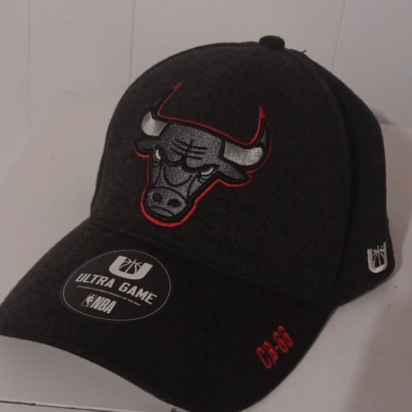 Bulls hat - Picture 2 of 2